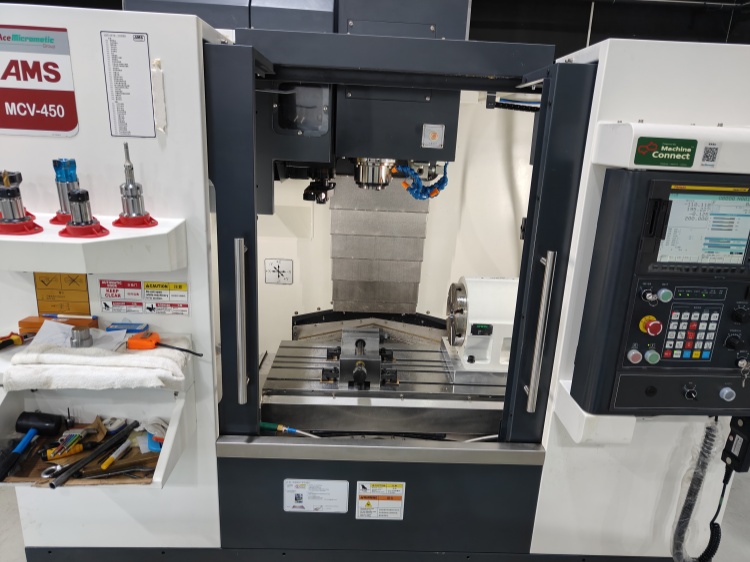 印度MCV450加工中心安裝數(shù)控轉(zhuǎn)臺(tái)